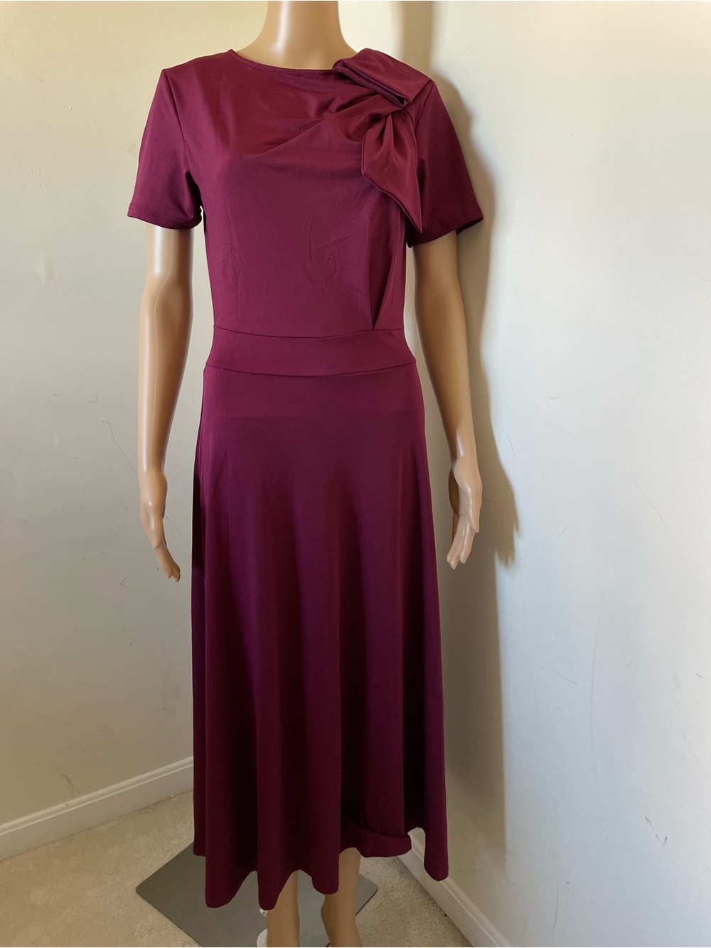 Elegant Burgundy Tie-Shoulder Midi Dress - Brand Size S